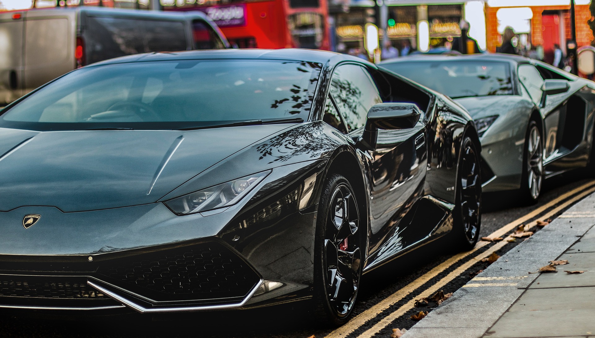 A făcut praf un Lamborghini de  de euro și acum a ajuns să plătească  o sumă uriașă la asigurări! „Ieșea fum din mașină și am crezut că va  exploda”