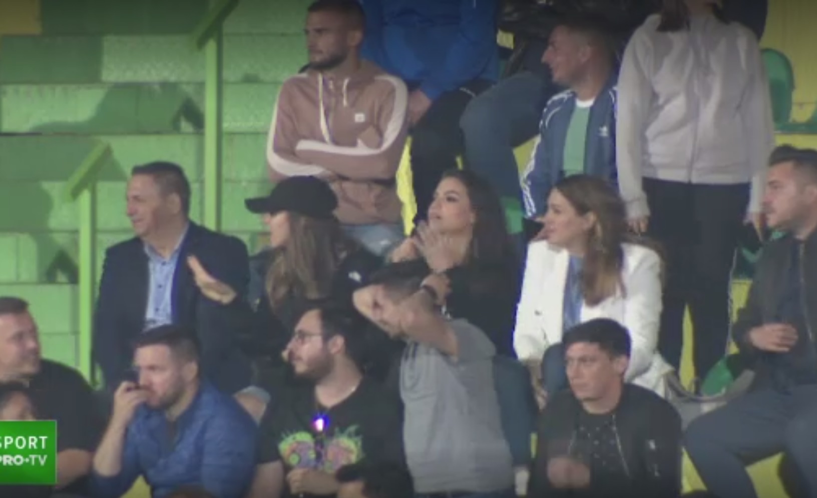 Soția lui Adrian Mutu Sandra a făcut spectacol la Mioveni