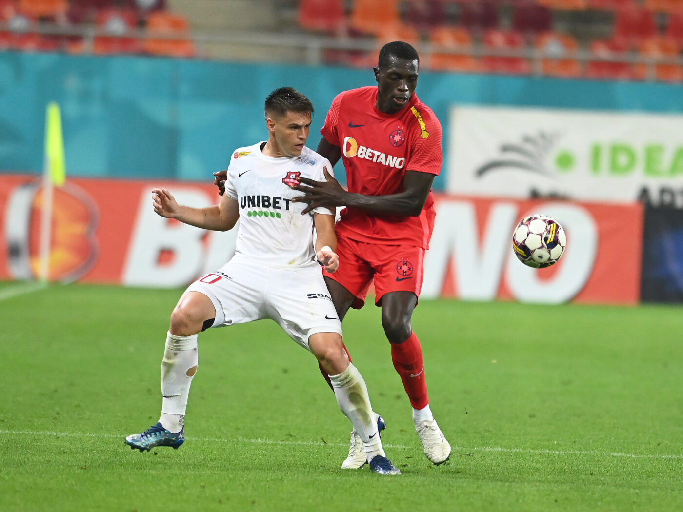 Daniel Paraschiv during Romania Superliga: A.F.C. HERMANNSTADT VS News  Photo - Getty Images