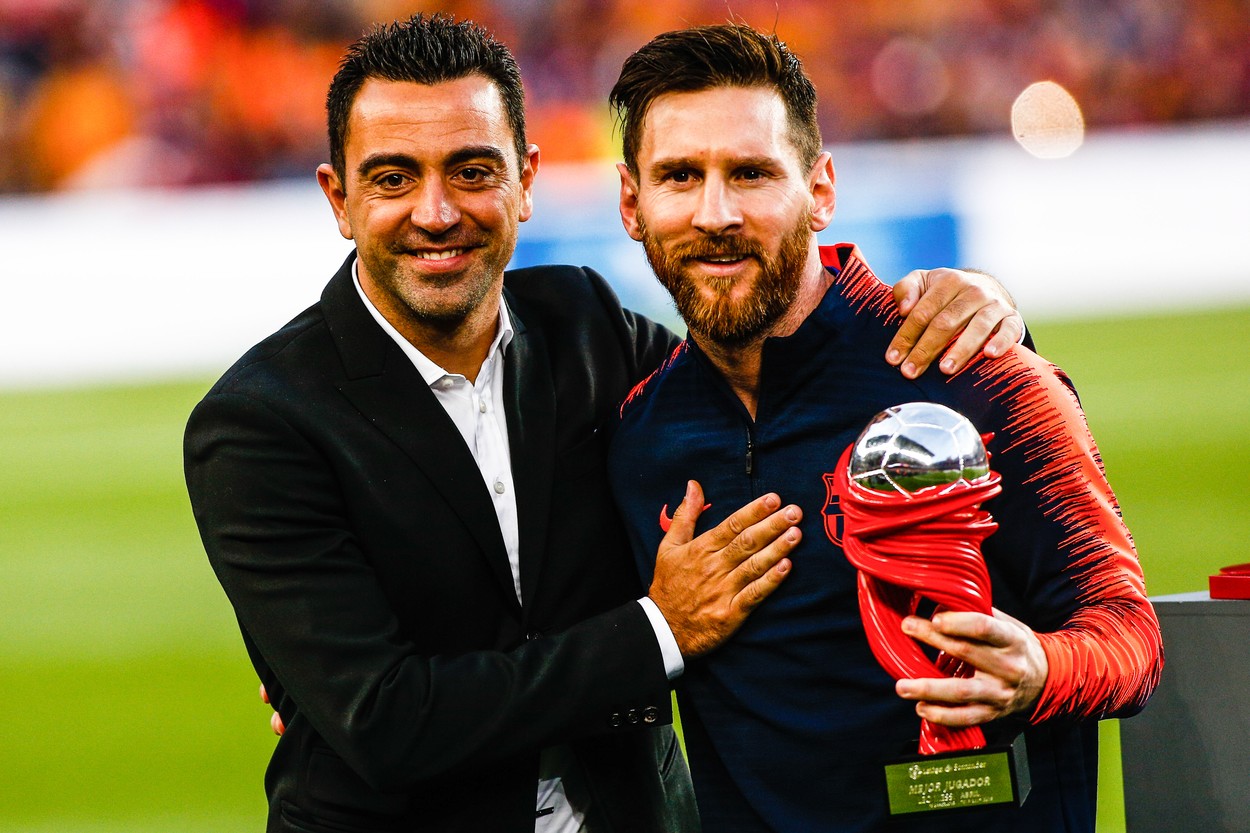 Xavi Hernandez și Lionel Messi au fost coechipieri în perioada „tiki-taka” a Barcelonei, sub conducerea lui Pep Guardiola. Sursă foto: Profimedia