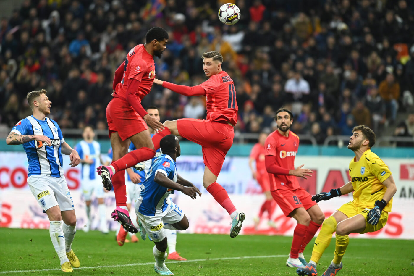 Malcom Edjouma a marcat cu o lovitură superbă de cap în FCSB - Universitatea Craiova 1-1. Sursă foto: Sport Pictures