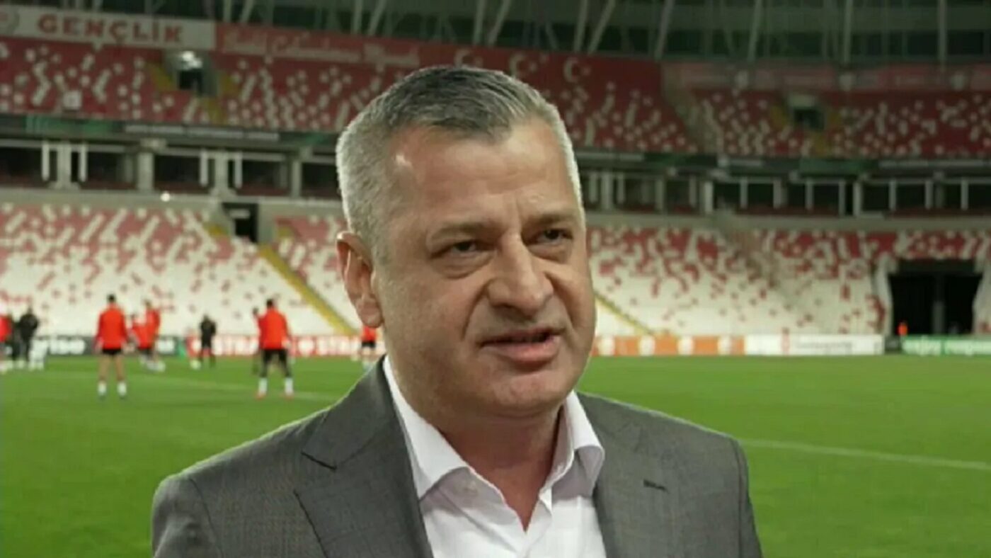 Nelu Varga îl face praf pe Dan Petrescu, după ce acesta a țipat la Gică Hagi! Mesajul public și decizia finală: „Nu veți mai vedea asemenea scene cât voi mai fi eu patron la CFR Cluj”