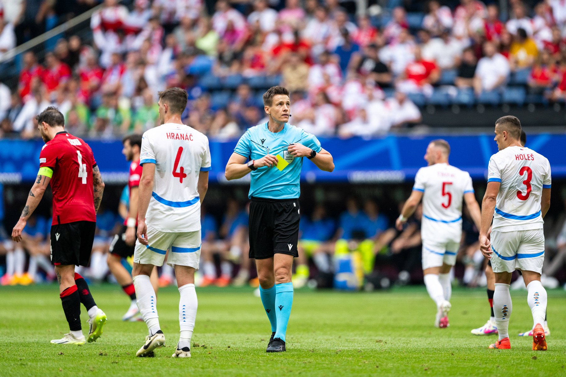 Cine E Daniel Siebert, Arbitrul Din Germania Care A Fost Delegat La ...