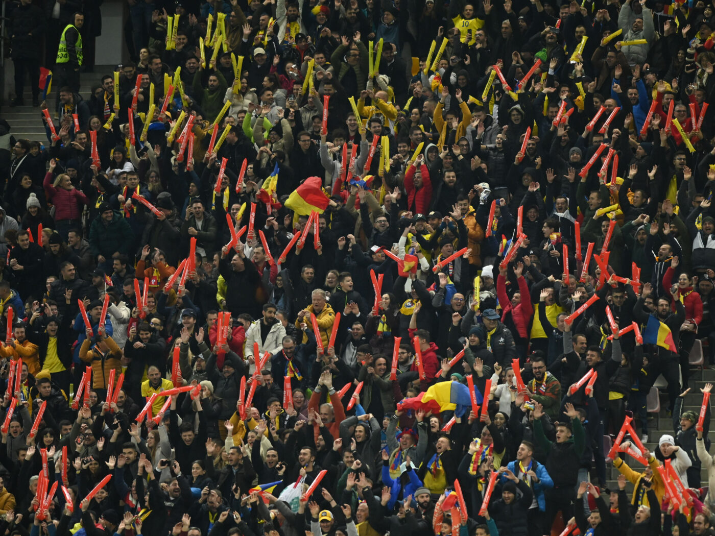 Imagini tulburătoare cu imnul „Deșteaptă-te, române”, cântat de peste 30.000 de fani în tribunele stadionului din Munchen, la România – Ucraina! S-au auzit în toată Europa glasurile conaționalilor noștri. VIDEO