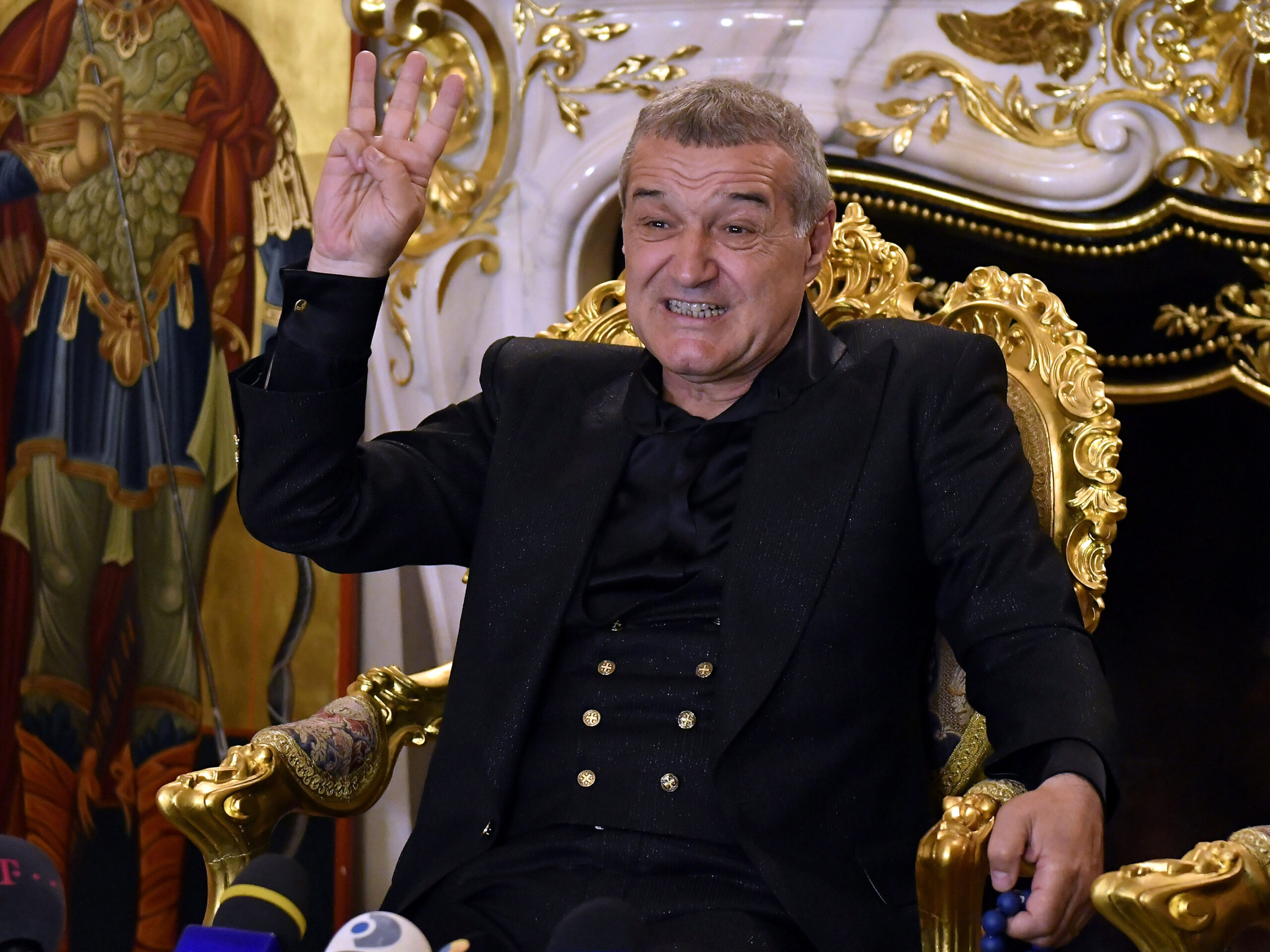 Gigi Becali A Scos Din Echip Trei Fotbali Ti La Pauza Meciului Fcsb