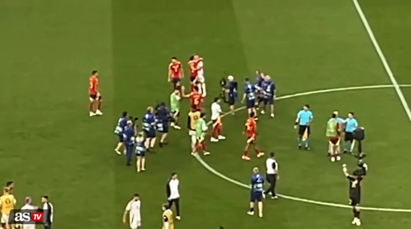 Toni Kroos, consolat de Nacho, Carvajal și Joselu. SURSA FOTO: CAPTURĂ VIDEO AS.COM