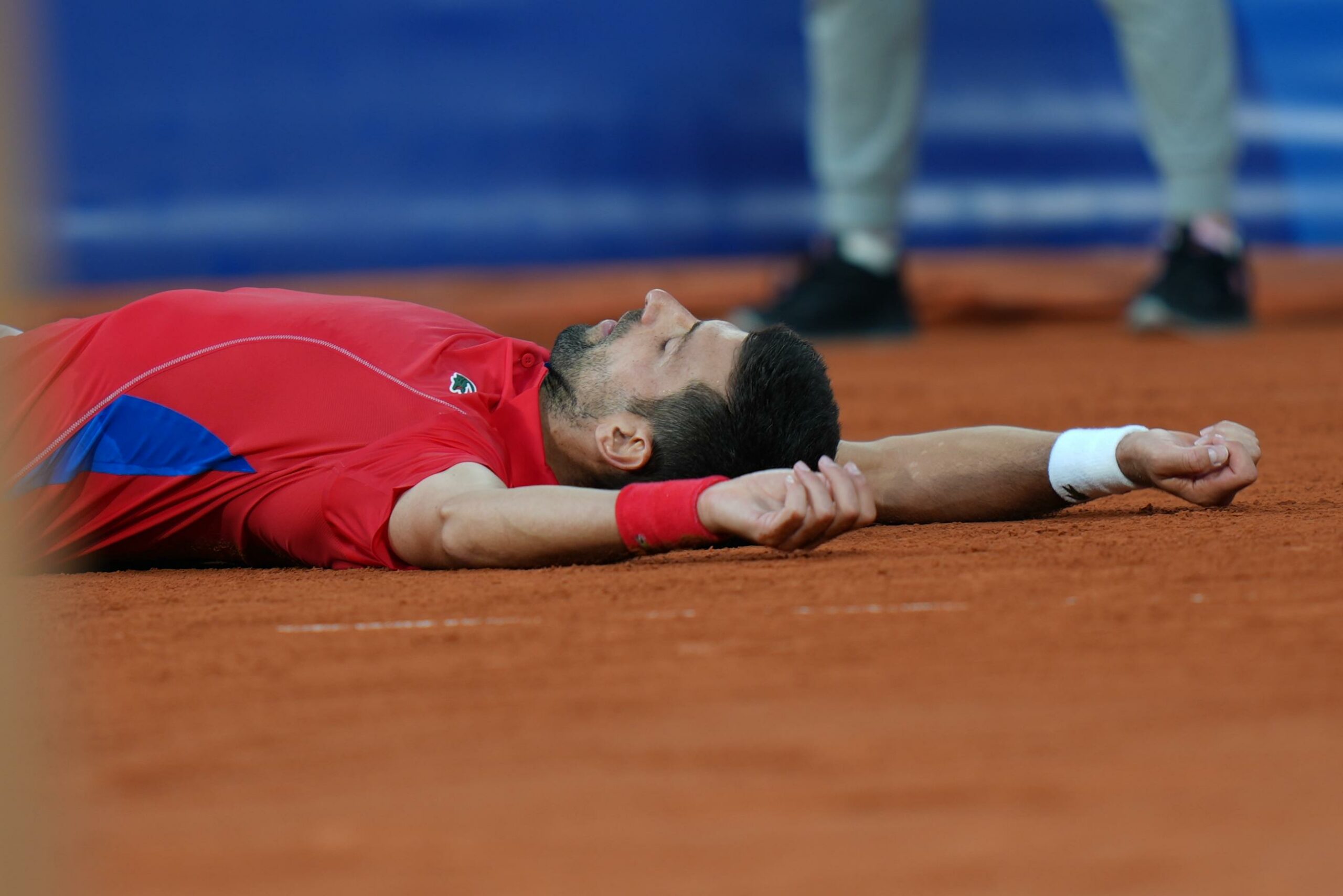 Exemplu și pentru Team Romania la Jocurile Olimpice! Novak Djokovic, calificare într-un picior pentru Serbia în finala de tenis